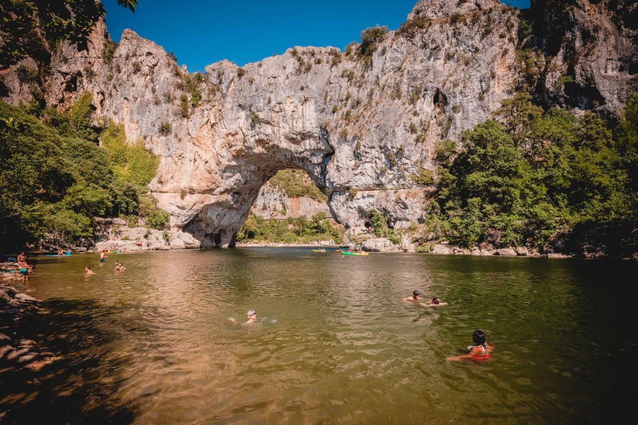 Rives D'Arc Otel Vallon-Pont-dʼArc Dış mekan fotoğraf